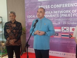 Bupati Tangerang Angkat Program Penanaman Bakau di Forum PNLG 2022