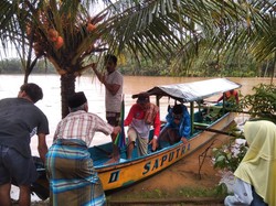 Cerita Warga Tak Bisa Makamkan Jenazah gegara TPU Kebanjiran