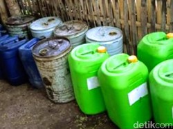 Polisi Bongkar Penimbunan Solar Bersubsidi Sebanyak 3 Ton di Gowa Sulsel