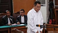 Ekspresi Kuat Maruf Saat Eksepsi Ditolak Hakim