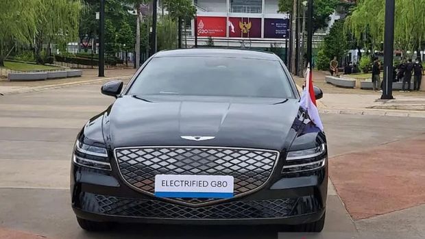 Penyerahan mobil listrik dari Hyundai untuk G20 Summit Indonesia 2022 di Gelora Bung Karno, Jakarta Selatan, Selasa (25/10/2022) (ANTARA/Lifia Mawaddah Putri)