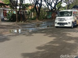 Duh! Jalan Jakenan Pati Banyak Jebakan Lubang