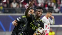 Vinicius Junior mencetak gol balasan Madrid jelang turun minum.