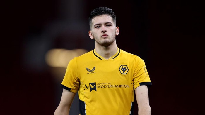 Justin Hubner, Elkan Baggott MANCHESTER, ENGLAND - MARCH 09: Justin Hubner of Wolverhampton Wanderers walks off the pitch following his teams defeat during the FA Youth Cup match between Manchester United and Wolverhampton Wanderers at Old Trafford on March 09, 2022 in Manchester, England. (Photo by Jack Thomas - WWFC/Wolves via Getty Images)