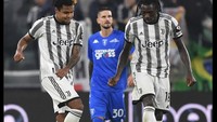 Duh, postingan adegan selebrasi joget kena jadi bahan meme nih usai Juve kandas. Foto: dok. Twitter