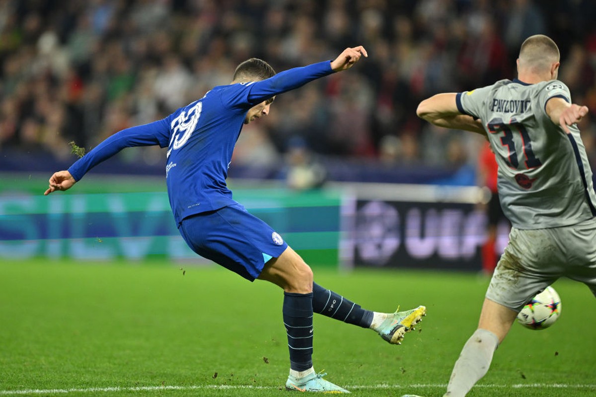 Sepakan indah Havertz yang berujung gol (Foto: Getty Images/Sebastian Widmann)