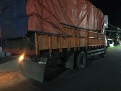 Hantam Tronton di Jalan Singaraja-Seririt, Pengendara Motor Tewas