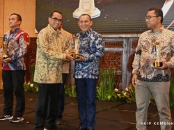 Kemenhub Beri Penghargaan ke Operator Transportasi dengan Layanan Terbaik