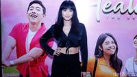 Penampilan Kinaryosih yang Kian Seksi di Usia 40-an