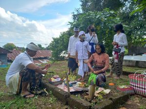 Mengenal Makna dan Tradisi Pagerwesi di Bali Mengenal Makna dan Tradisi Pagerwesi di Bali