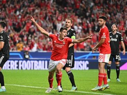 Babak I, Juventus Disikat Benfica 1-3