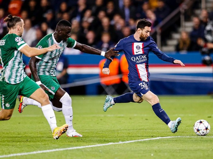 PARIS, FRANCE - OCTOBER 25: Lionel Messi of Paris Saint-Germain celebrates after scoring opening goal during the UEFA Champions League group H match between Paris Saint-Germain and Maccabi Haifa FC at Parc des Princes on October 25, 2022 in Paris, France. (Photo by Sebastian Frej/MB Media/Getty Images)