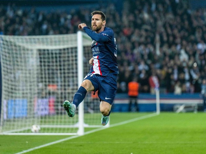 PARIS, FRANCE - OCTOBER 25: Lionel Messi of Paris Saint-Germain celebrates after scoring opening goal during the UEFA Champions League group H match between Paris Saint-Germain and Maccabi Haifa FC at Parc des Princes on October 25, 2022 in Paris, France. (Photo by Sebastian Frej/MB Media/Getty Images)
