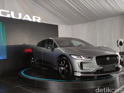 Jaguar Klaim Mobil Listrik I-Pace Lebih Bagus dari Tesla
