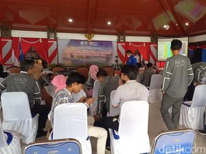 Rentan Cuaca Ekstrem, BMKG Latih Mitigasi Bencana ke Nelayan Sampang Rentan Cuaca Ekstrem, BMKG Latih Mitigasi Bencana ke Nelayan Sampang