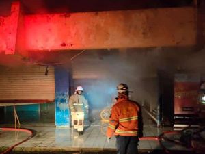 Kebakaran di Kawasan Simpang Lima Semarang, Toko Sepeda Ludes
