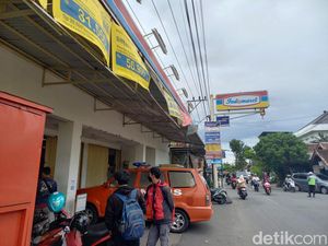 Minimarket di Baturan Karanganyar Disatroni Maling, ATM Dirusak Minimarket di Baturan Karanganyar Disatroni Maling, ATM Dirusak