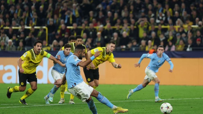 DORTMUND, GERMANY - OCTOBER 25: Riyad Mahrez of Manchester City misses a penalty during the UEFA Champions League group G match between Borussia Dortmund and Manchester City at Signal Iduna Park on October 25, 2022 in Dortmund, Germany. (Photo by Lars Baron/Getty Images)