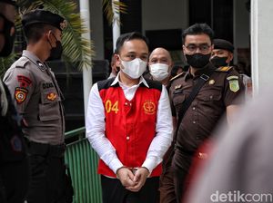 Eksepsi Bripka Ricky Ditolak Hakim