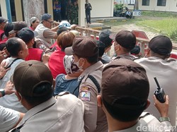 Warga Balongan Diimbau Mengungsi Jika Dengar 3 Kali Bunyi Sirene