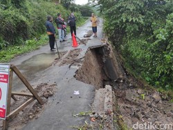 Talut Jalan di Genuk Semarang Longsor, Diduga Akibat Galian Pipa