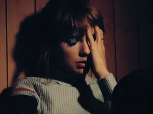 3 Chord Gitar dan Lirik Lagu di Album Midnights Milik Taylor Swift 3 Chord Gitar dan Lirik Lagu di Album Midnights Milik Taylor Swift