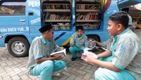 Tingkatkan Literasi Pelajar dengan Perpustakaan Keliling