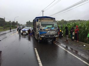 Pemotor Wanita Tewas Usai Tabrak Truk di Kulon Progo, Ini Identitasnya