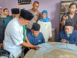 Momen Wagub Uu Ngajar Ngaji di Griya Lansia Ciparay Bandung