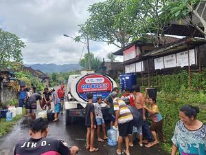 Usai Banjir Bandang, Warga Mendoyo Jembrana Krisis Air Bersih Usai Banjir Bandang, Warga Mendoyo Jembrana Krisis Air Bersih