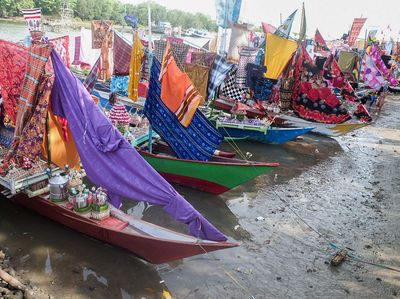 Warna-warni Kapal di Takalar Meriahkan Perayaan Maulid Nabi