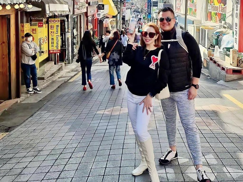 6 Foto Femmy Permatasari Jajal Oplas di Korsel, Begini Hasilnya 6 Foto Femmy Permatasari Jajal Oplas di Korsel, Begini Hasilnya