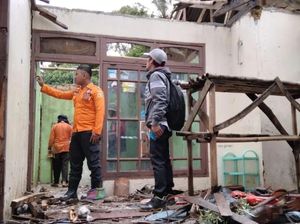 Rumah Warga Caringin Bogor Hancur Diterjang Angin Kencang
