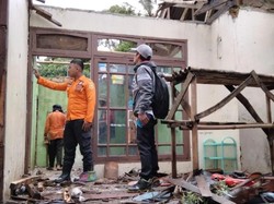 Rumah Warga Caringin Bogor Hancur Diterjang Angin Kencang