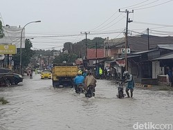 Banjir Rendam Pusat Kota Majene, Jalan Trans Sulawesi Tersendat