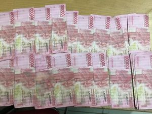 Pria Aceh Tamiang Beli Uang Palsu di Medsos, Bayar 1 Juta Dapat 5 Juta Pria Aceh Tamiang Beli Uang Palsu di Medsos, Bayar 1 Juta Dapat 5 Juta