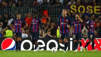 Barcelona menjadi wakil dari Grup C yang jeblos ke Liga Europa. Ini menjadi kali kedua secara beruntun Los Cules melanjutkan kiprahnya di Liga Malam Jumat. AP/Joan Monfort
