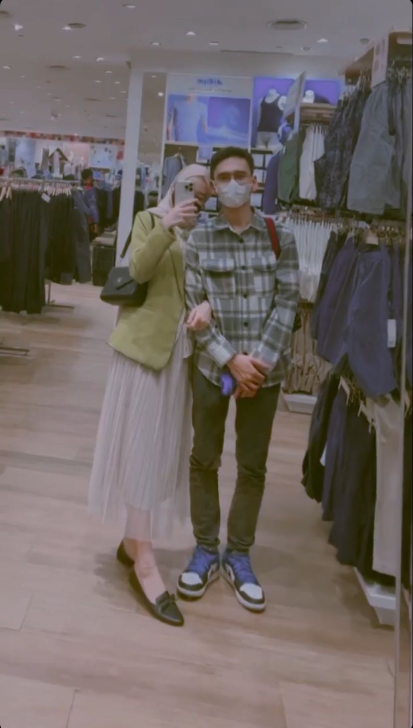 Beni Mulyana dan Tunangan