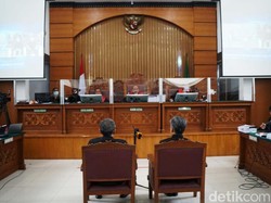 Hakim Cecar Saksi soal Siapa Isukan CCTV Kompleks Sambo Hilang Kena Petir