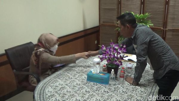 Pertemuan Perdana Bupati Anne dan Dedi Mulyadi di Sidang Cerai