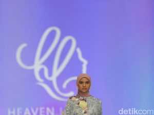 Brand Hijab Heaven Lights Rilis Koleksi Bordir di Jakarta Fashion Week 2023 Brand Hijab Heaven Lights Rilis Koleksi Bordir di Jakarta Fashion Week 2023