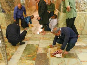 Detik-detik Masjid Syiah di Iran Diserang Kelompok Bersenjata Detik-detik Masjid Syiah di Iran Diserang Kelompok Bersenjata