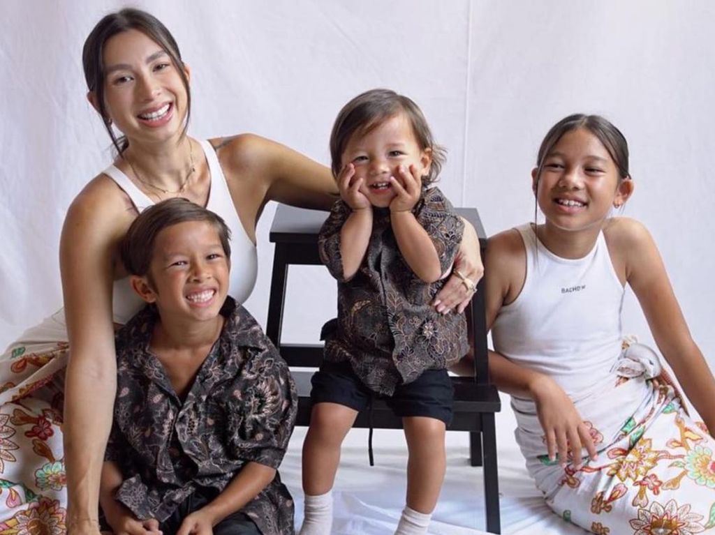 Potret Jennifer Bachdim Hamil Anak Keempat, Tetap Say No to Bolos Workout! Potret Jennifer Bachdim Hamil Anak Keempat, Tetap Say No to Bolos Workout!