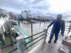 Kapal Baznas Kabupaten Karimun Tenggelam saat Terparkir di Pelabuhan