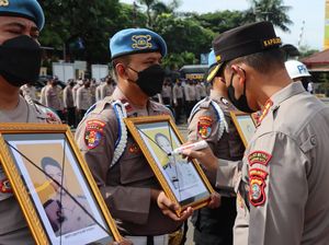 4 Polisi di Tangerang Tak Hadiri Upacara Pemecatan, Fotonya Dicoret Spidol 4 Polisi di Tangerang Tak Hadiri Upacara Pemecatan, Fotonya Dicoret Spidol