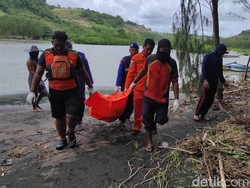 Korban Terakhir Truk Tebu yang Terseret Arus Sungai Blitar Ditemukan Tewas