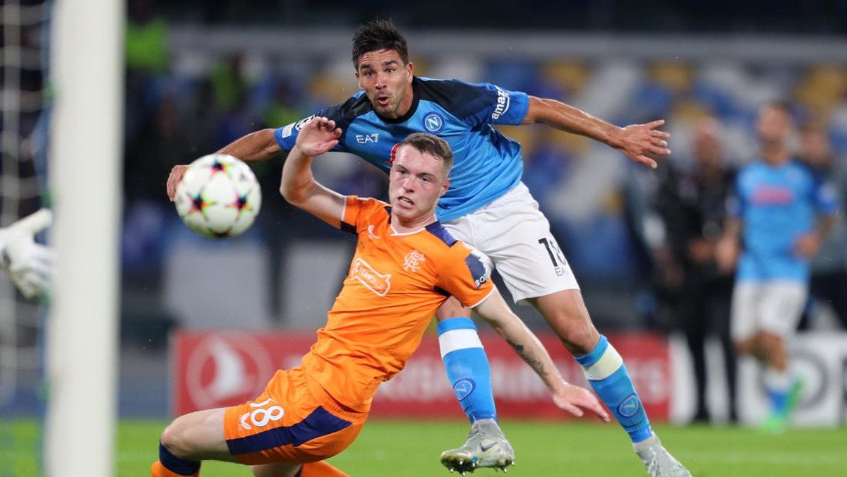 Aksi Giovanni Simeone saat melawan Rangers FC. (Foto: Getty Images/Francesco Pecoraro)