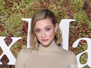 Lili Reinhart Jadi Moderator Video Paling Gelap di Internet Lili Reinhart Jadi Moderator Video Paling Gelap di Internet