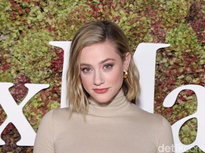 Lili Reinhart Jadi Moderator Video Paling Gelap di Internet
