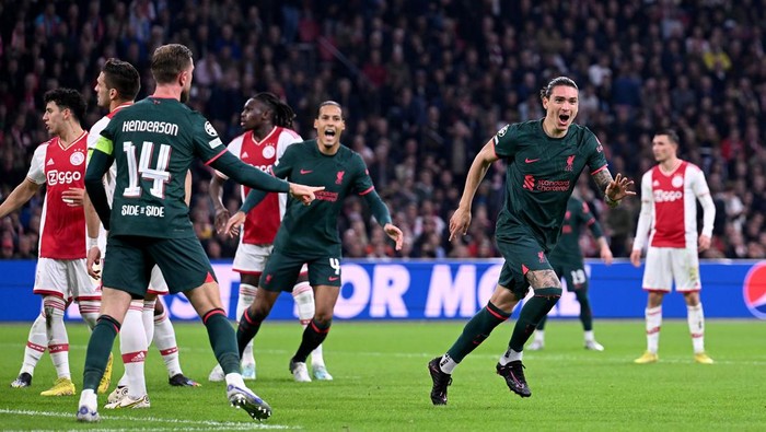 AMSTERDAM, NETHERLANDS - OCTOBER 26: (THE SUN OUT, THE SUN ON SUNDAY OUT) Darwin Nunez of Liverpool celebrates after scoring the second goal during the UEFA Champions League group A match between AFC Ajax and Liverpool FC at Johan Cruyff Arena on October 26, 2022 in Amsterdam, Netherlands. (Photo by Andrew Powell/Liverpool FC via Getty Images)